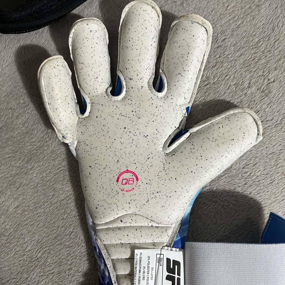 Goalkeeper gloves - Picture 5 of 10